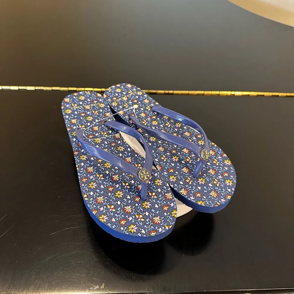 Tory Burch NWT Summer Beach Minimalist Authentic Spring Flower Bloom Flip Flop